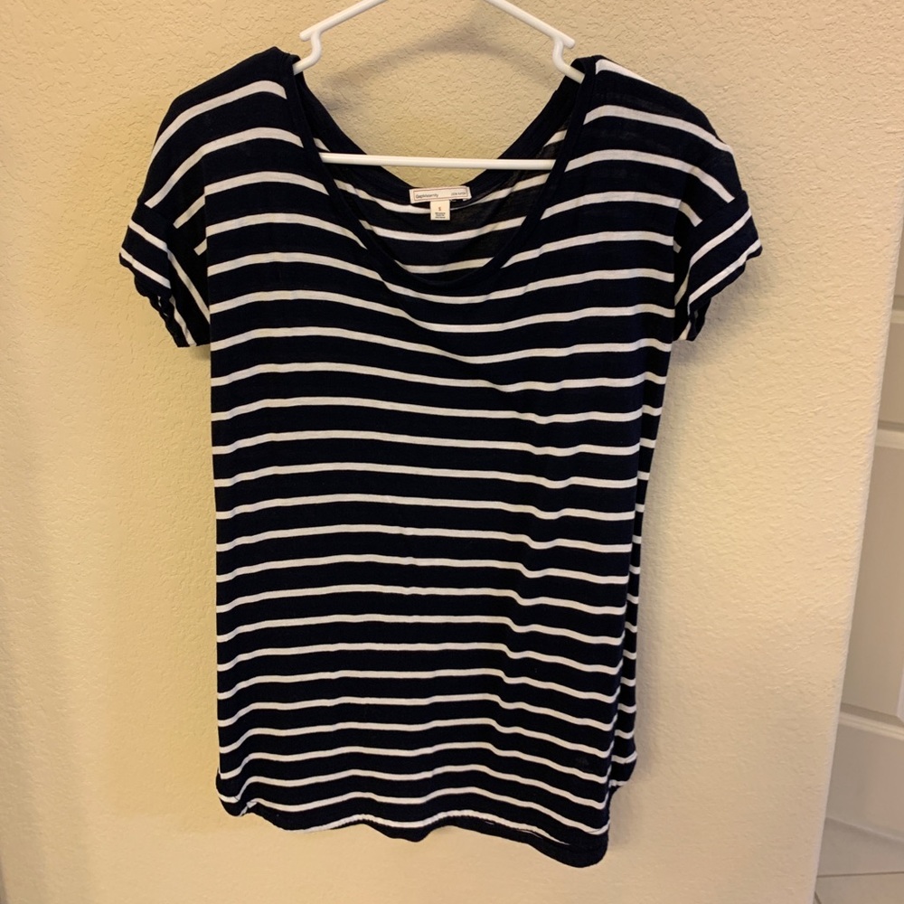 Navy and white Striped Gap maturity shirt